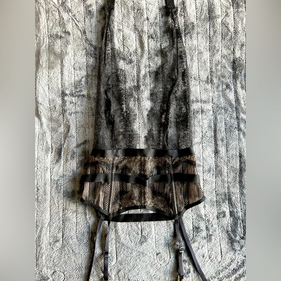 Victoria's Secret Other - Victoria’s Secret Bra/Garter Lingerie piece RARE!